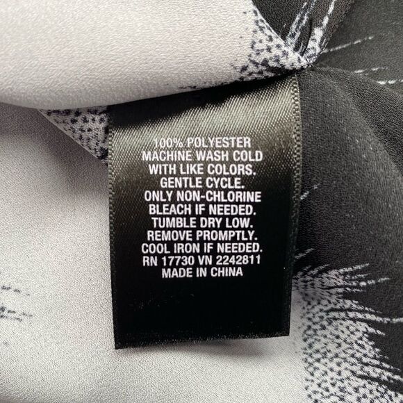 MOSSIMO Black and White Chevron Stripe Swim Cover - Picture 13 of 13